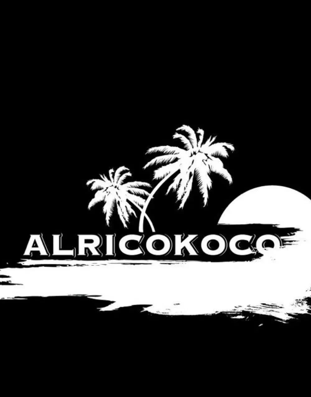 Logotipo de Alricokoco con palmeras y sol en negro sobre fondo blanco, marca del grupo de música festiva en directo